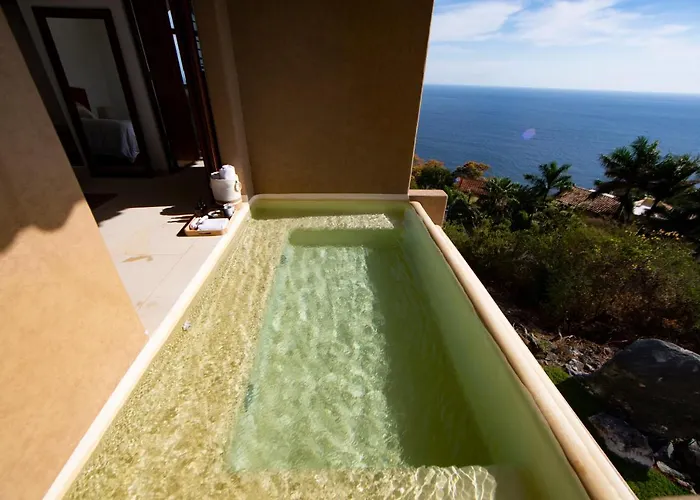 Del Vigia Zihuatanejo